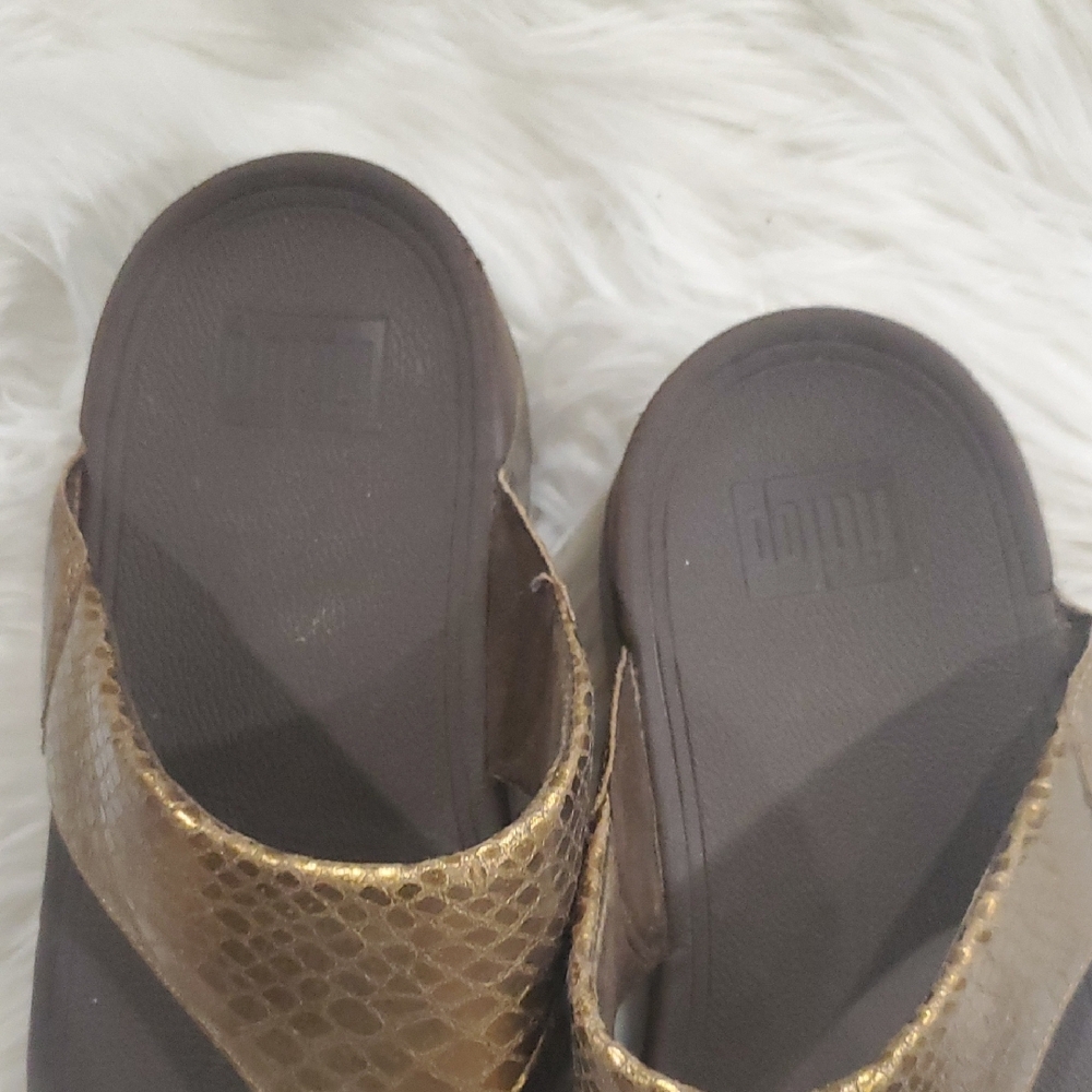 Fitflop Rose Gold Textured Sandals with Contoured Footbed Size 10 - Picture 3 of 10